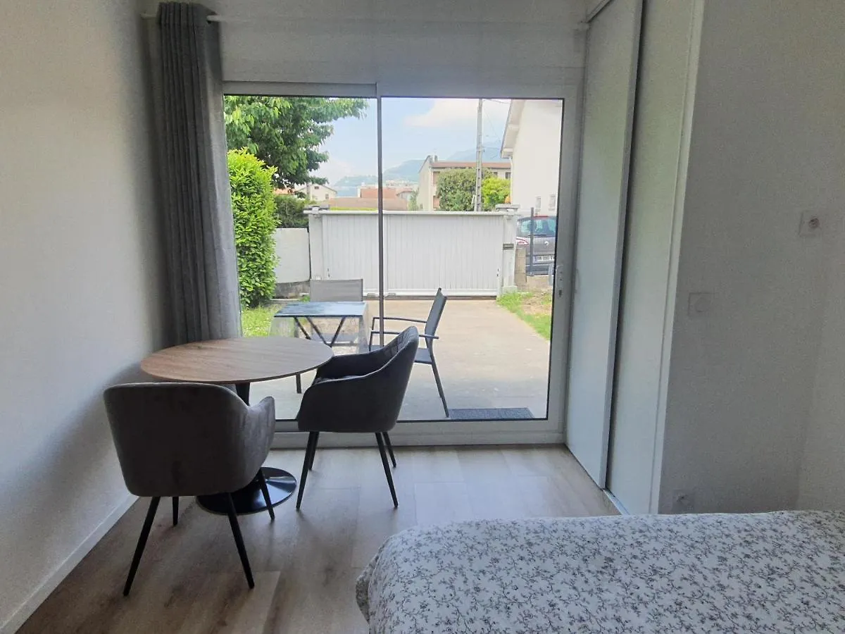 Studio Calme Dans Villa Habitee, Parking Prive Et Gratuit Rhut